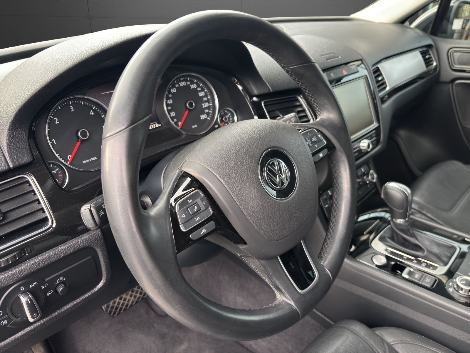 VW Touareg 3.0 TDI BMT Edition X Tiptronic-image-4