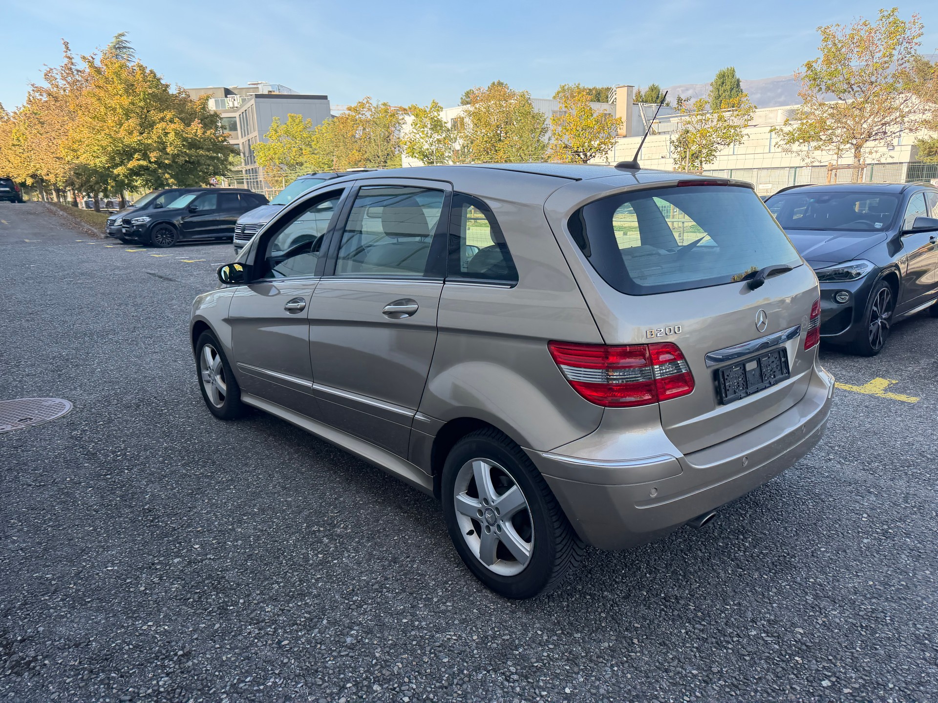 MERCEDES-BENZ B 200-image-6