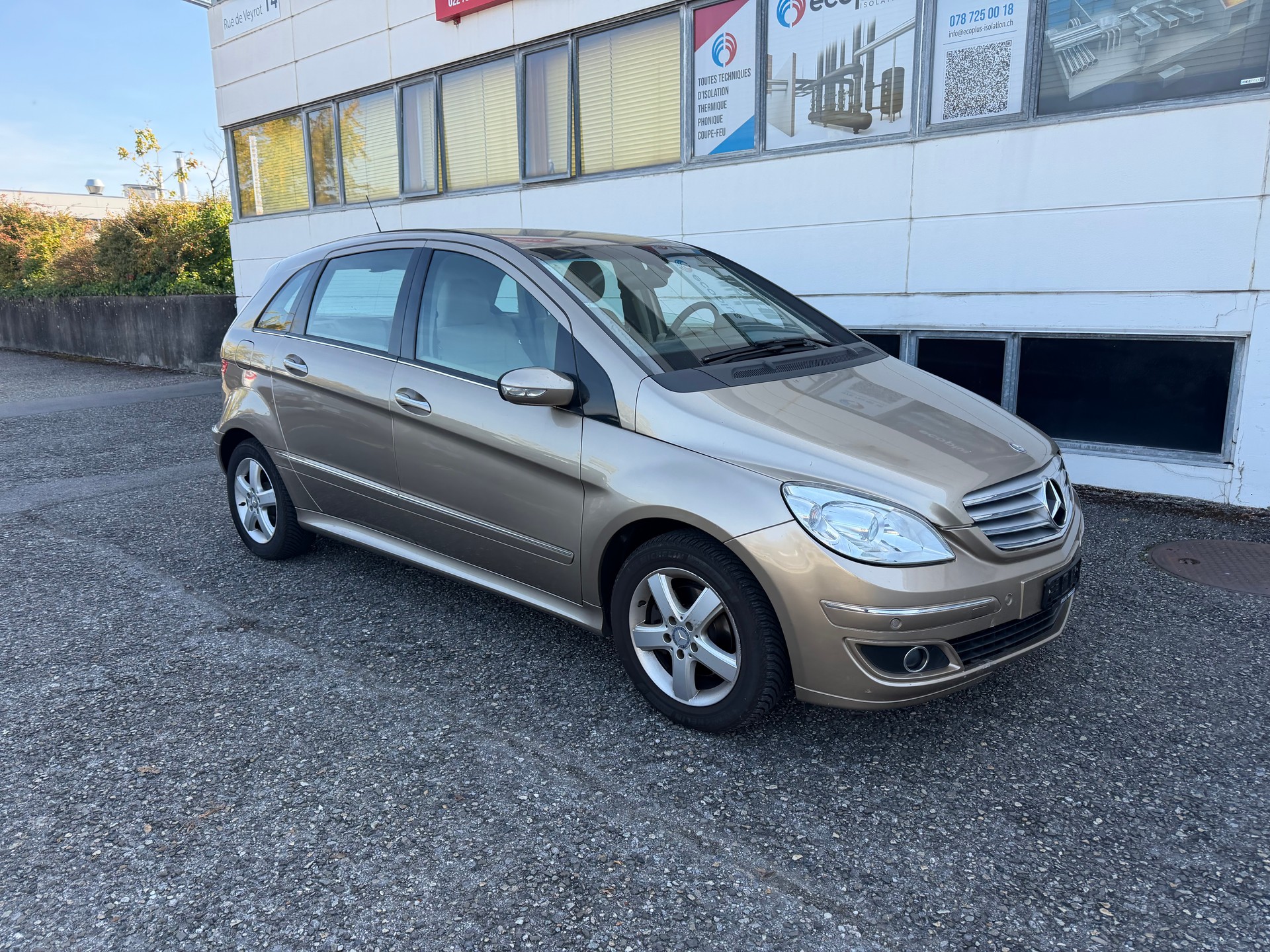 MERCEDES-BENZ B 200-image-2