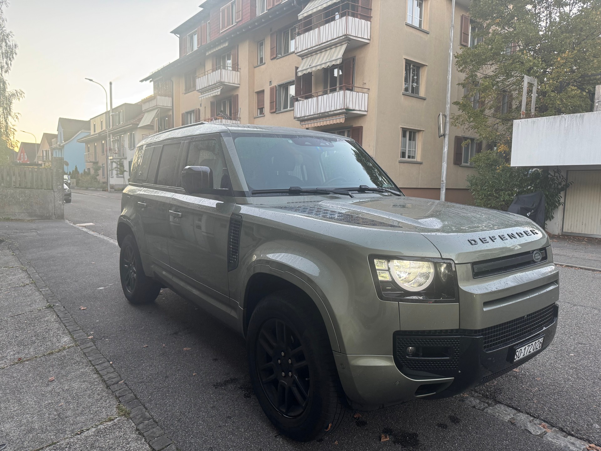 LAND ROVER Defender 110 D240 SD4 S AT8-image-6