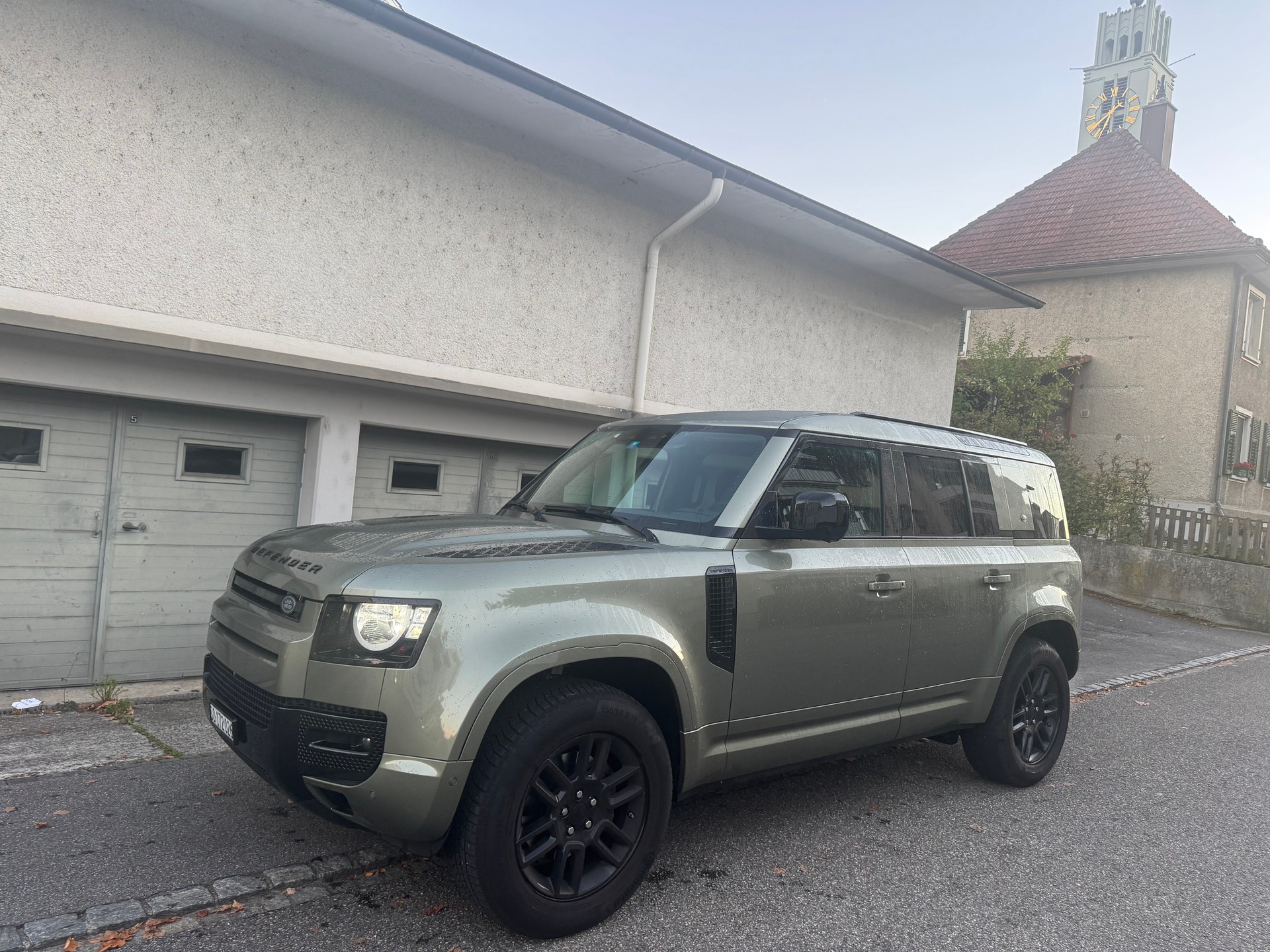 LAND ROVER Defender 110 D240 SD4 S AT8-image-8