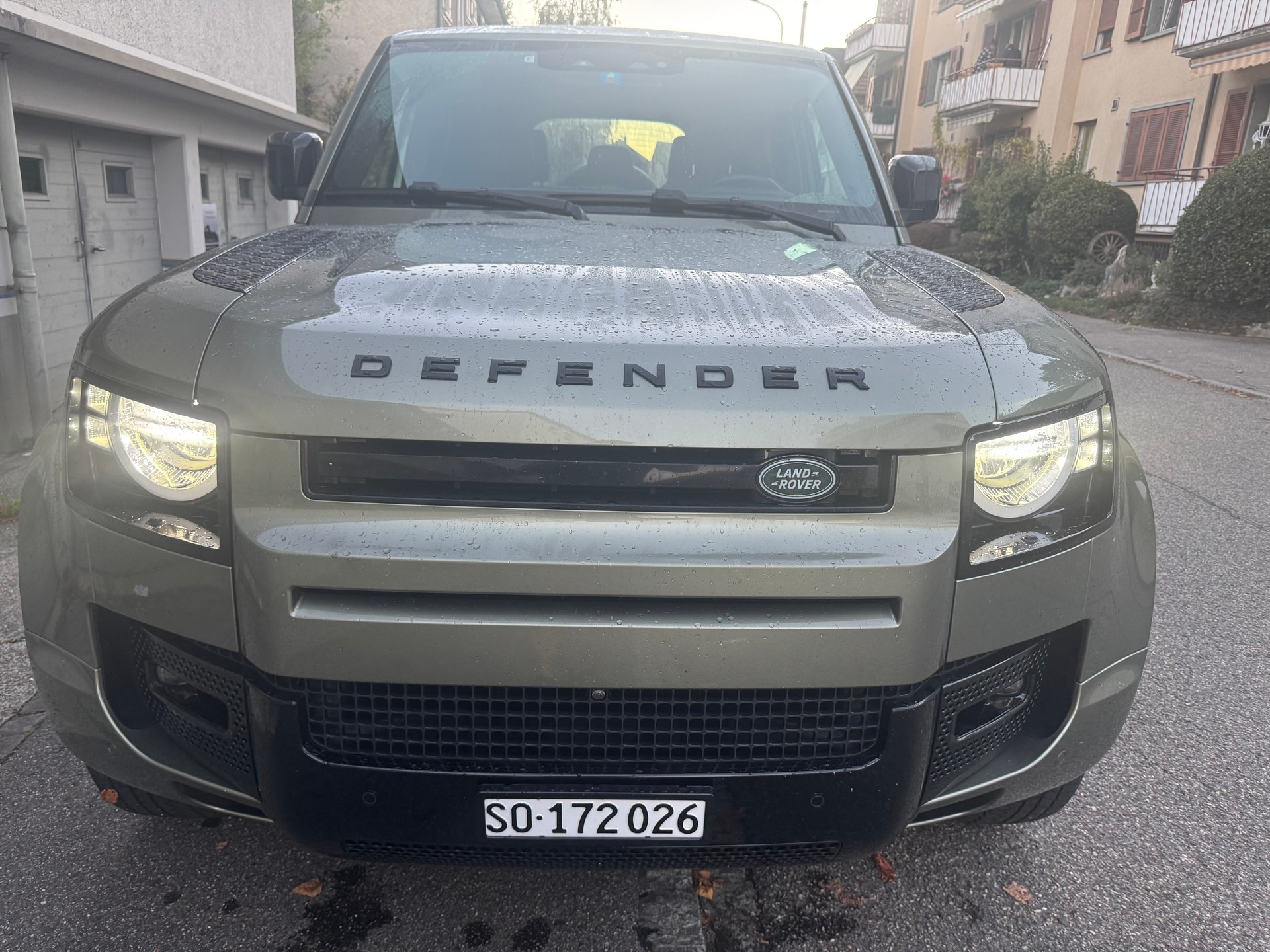 LAND ROVER Defender 110 D240 SD4 S AT8-image-3