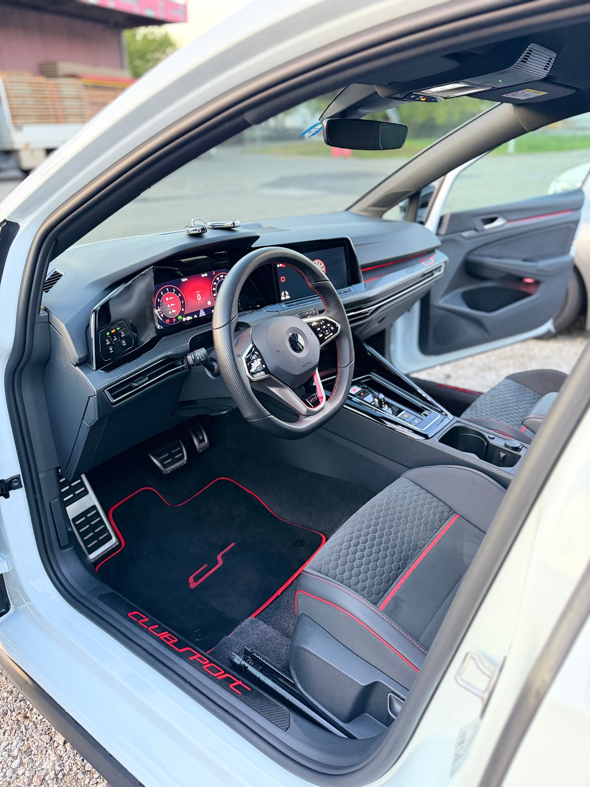 VW Golf 2.0 TSI GTI Clubsport DSG-image-10