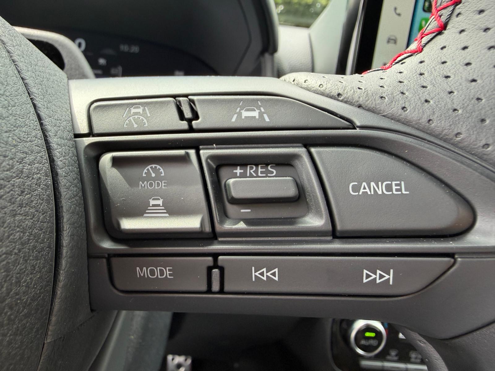 TOYOTA Yaris 1.5 GR Sport e-CVT-image-13