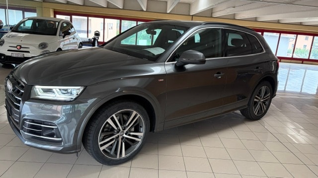 AUDI Q5 55 TFSI e sport quattro-image-2
