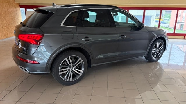 AUDI Q5 55 TFSI e sport quattro-image-4
