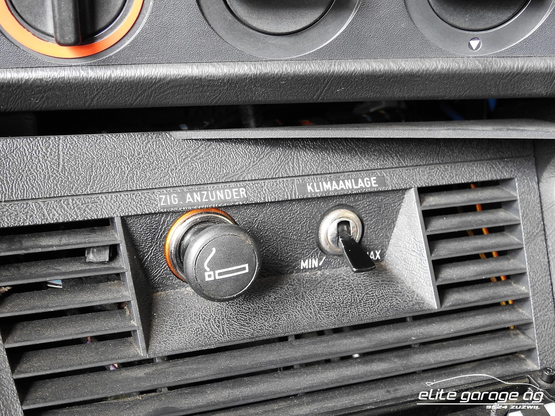 BMW 323 i-image-11