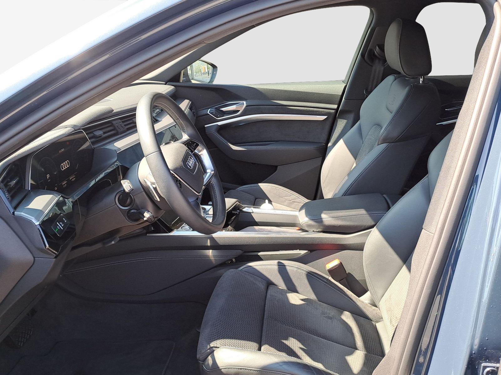 AUDI e-tron 50 Sportback S Line quattro-image-5