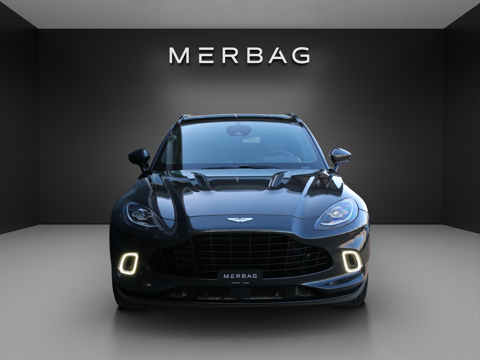 ASTON MARTIN DBX 4.0 V8-image-14