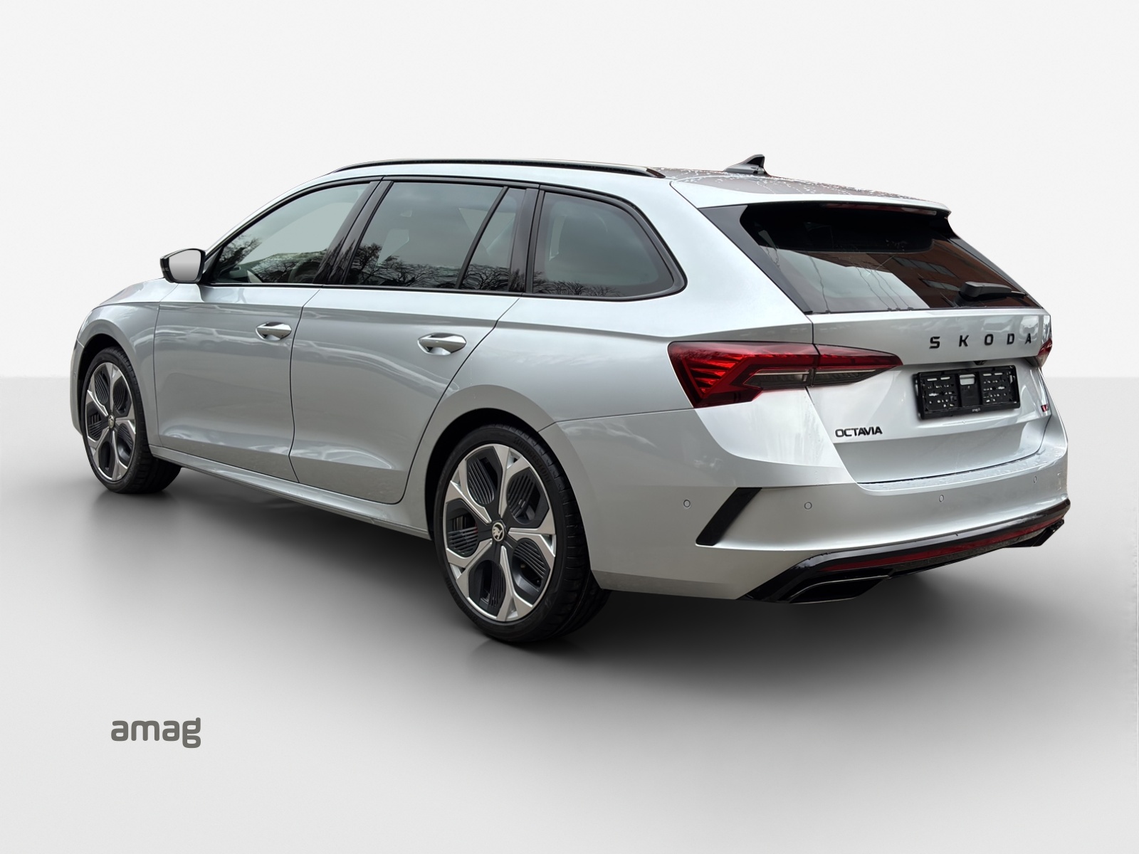 SKODA Octavia Combi 2.0 TSI DSG RS-image-2