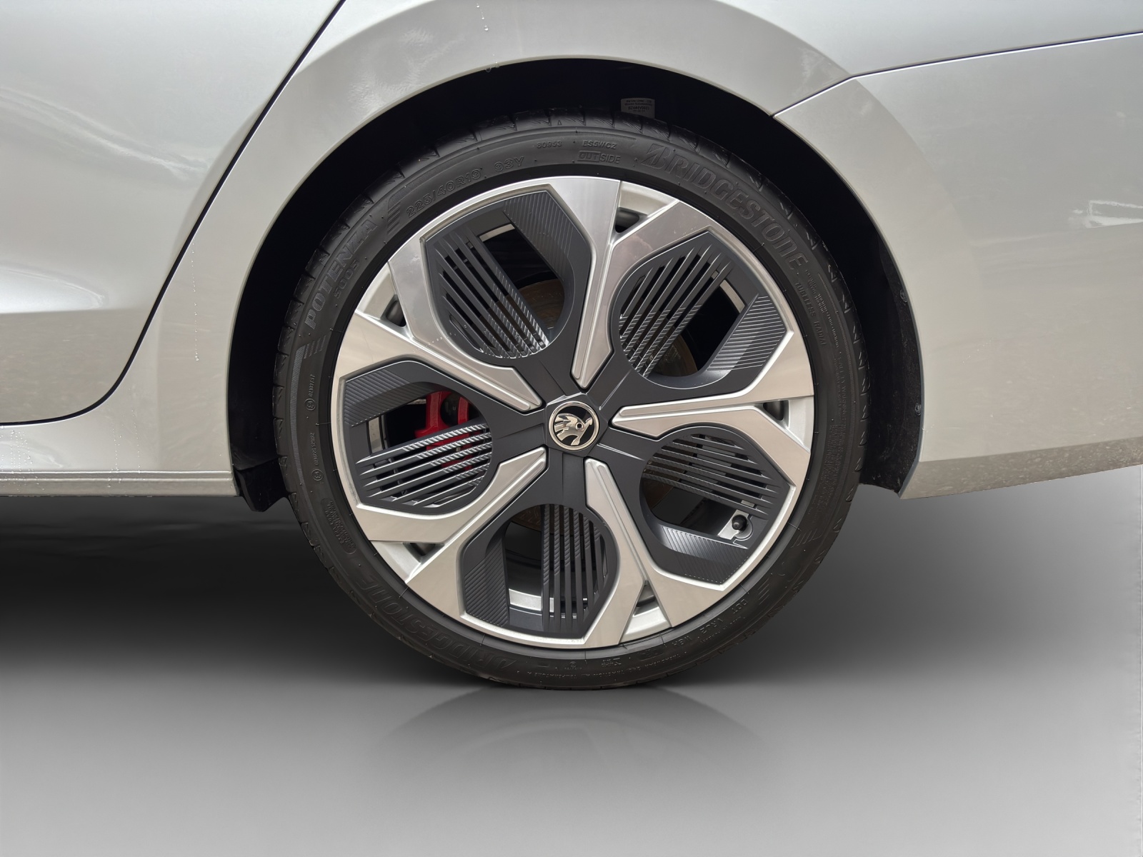 SKODA Octavia Combi 2.0 TSI DSG RS-image-13
