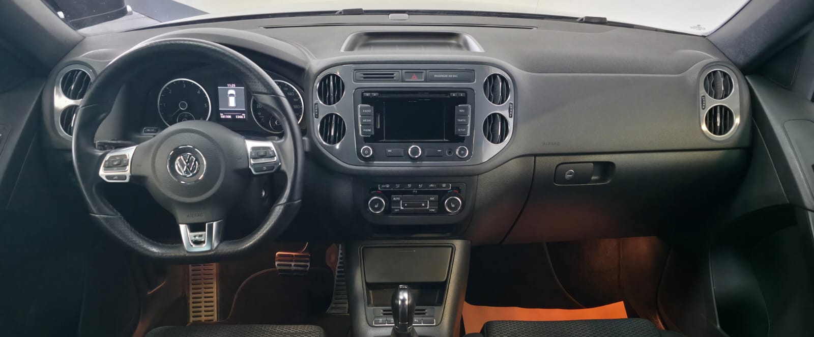 VW Tiguan 2.0 TDI BMT Salomon 4Motion DSG-image-17