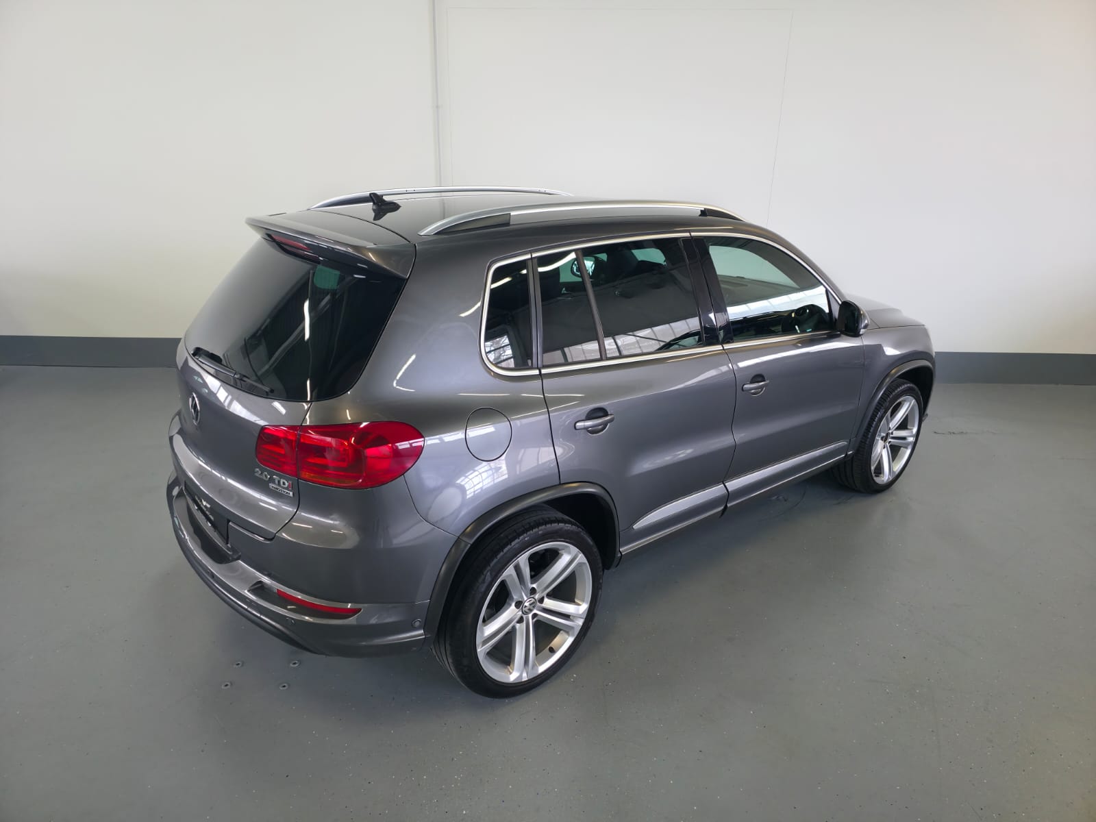 VW Tiguan 2.0 TDI BMT Salomon 4Motion DSG-image-7