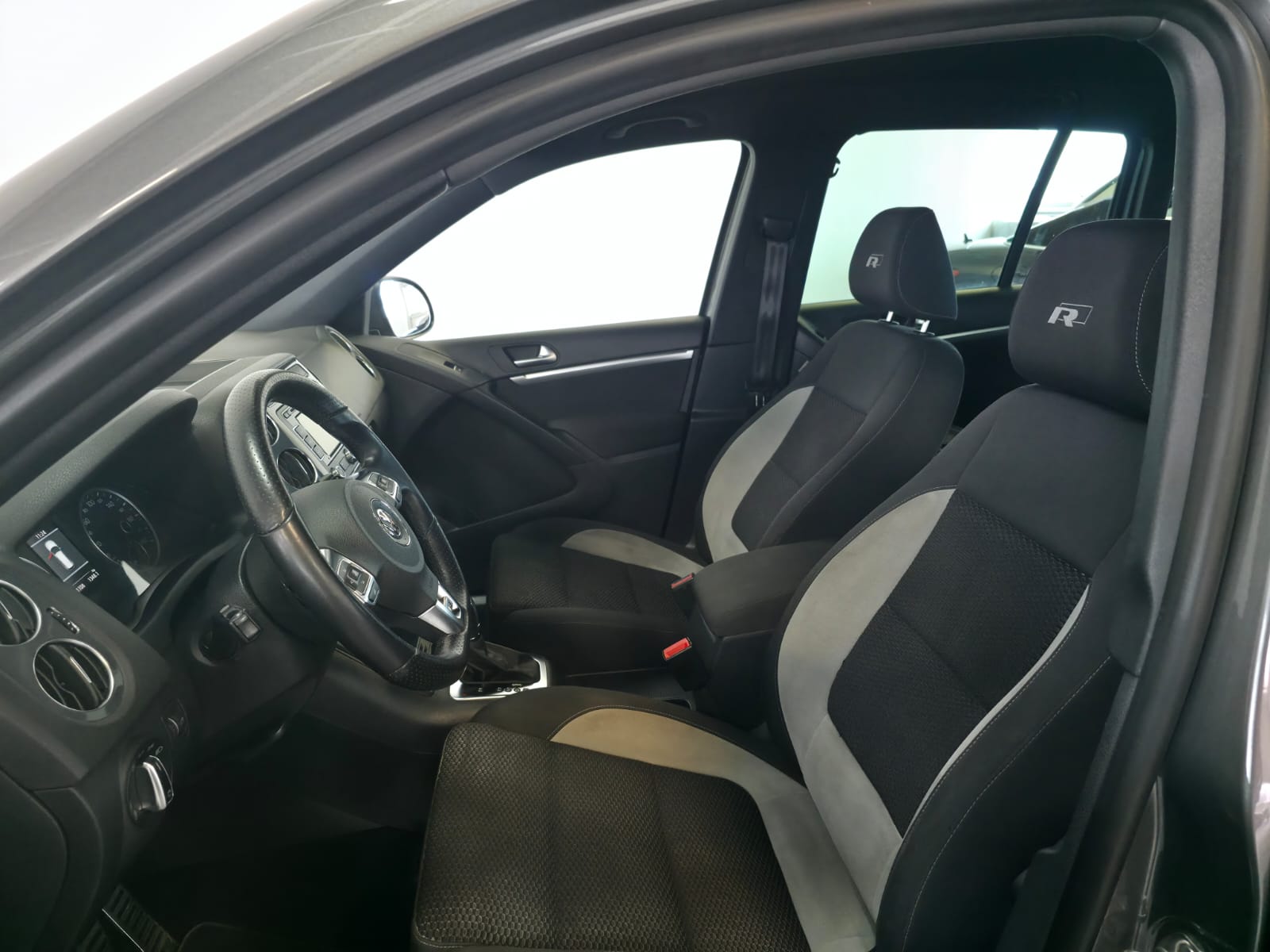 VW Tiguan 2.0 TDI BMT Salomon 4Motion DSG-image-19