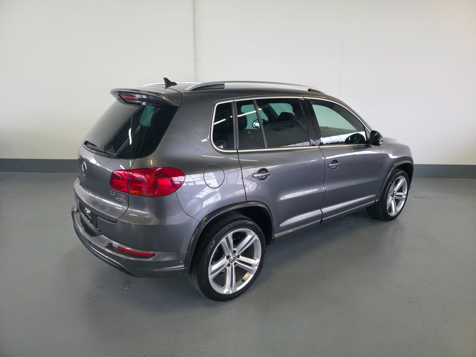 VW Tiguan 2.0 TDI BMT Salomon 4Motion DSG-image-8