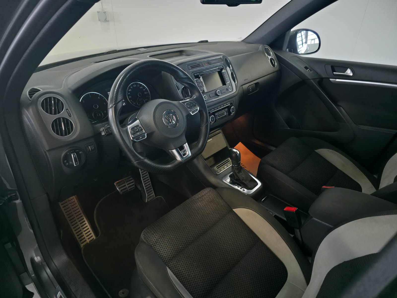 VW Tiguan 2.0 TDI BMT Salomon 4Motion DSG-image-18