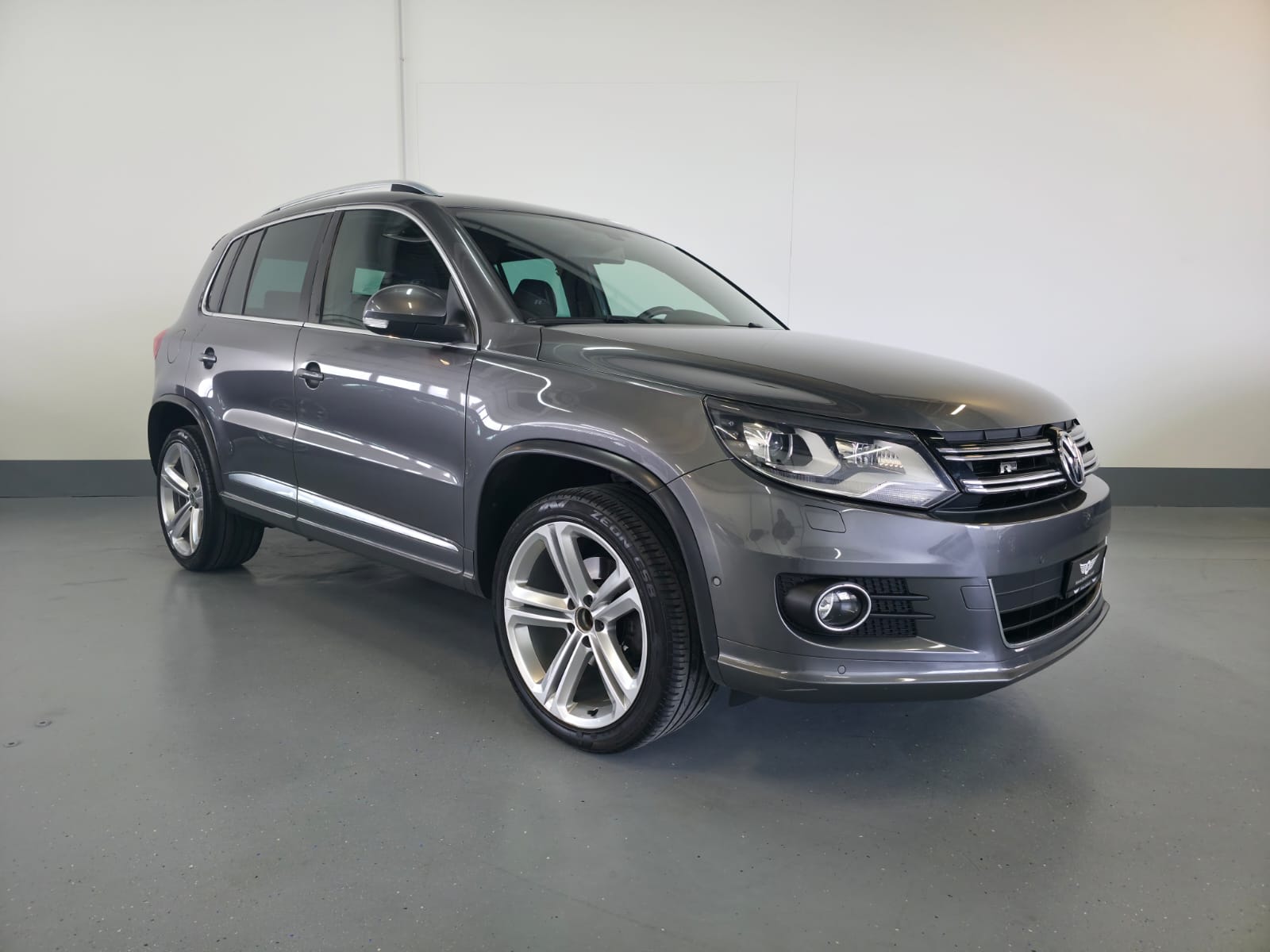 VW Tiguan 2.0 TDI BMT Salomon 4Motion DSG-image-2
