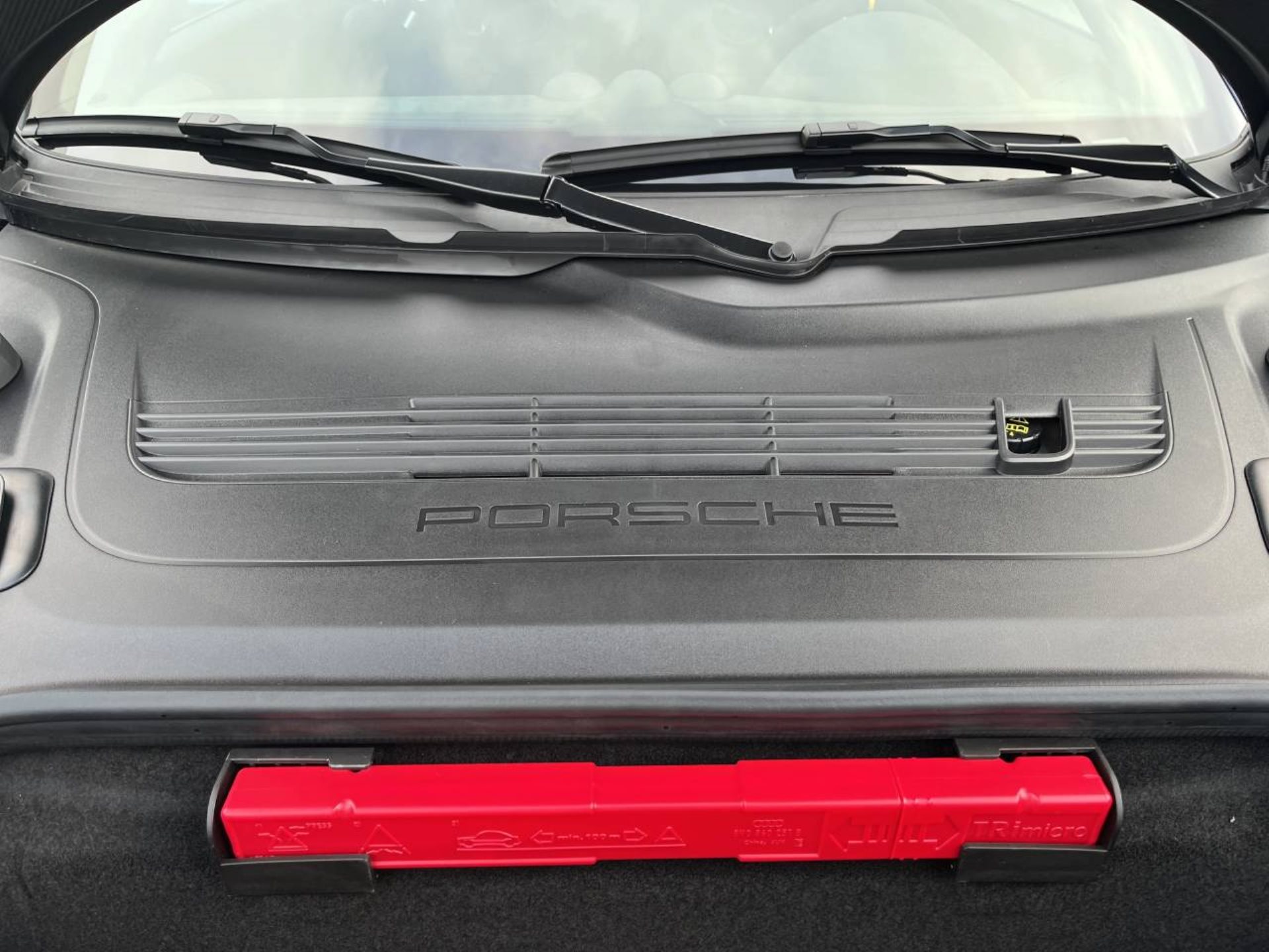 PORSCHE 718 Cayman GT4 RS-image-32