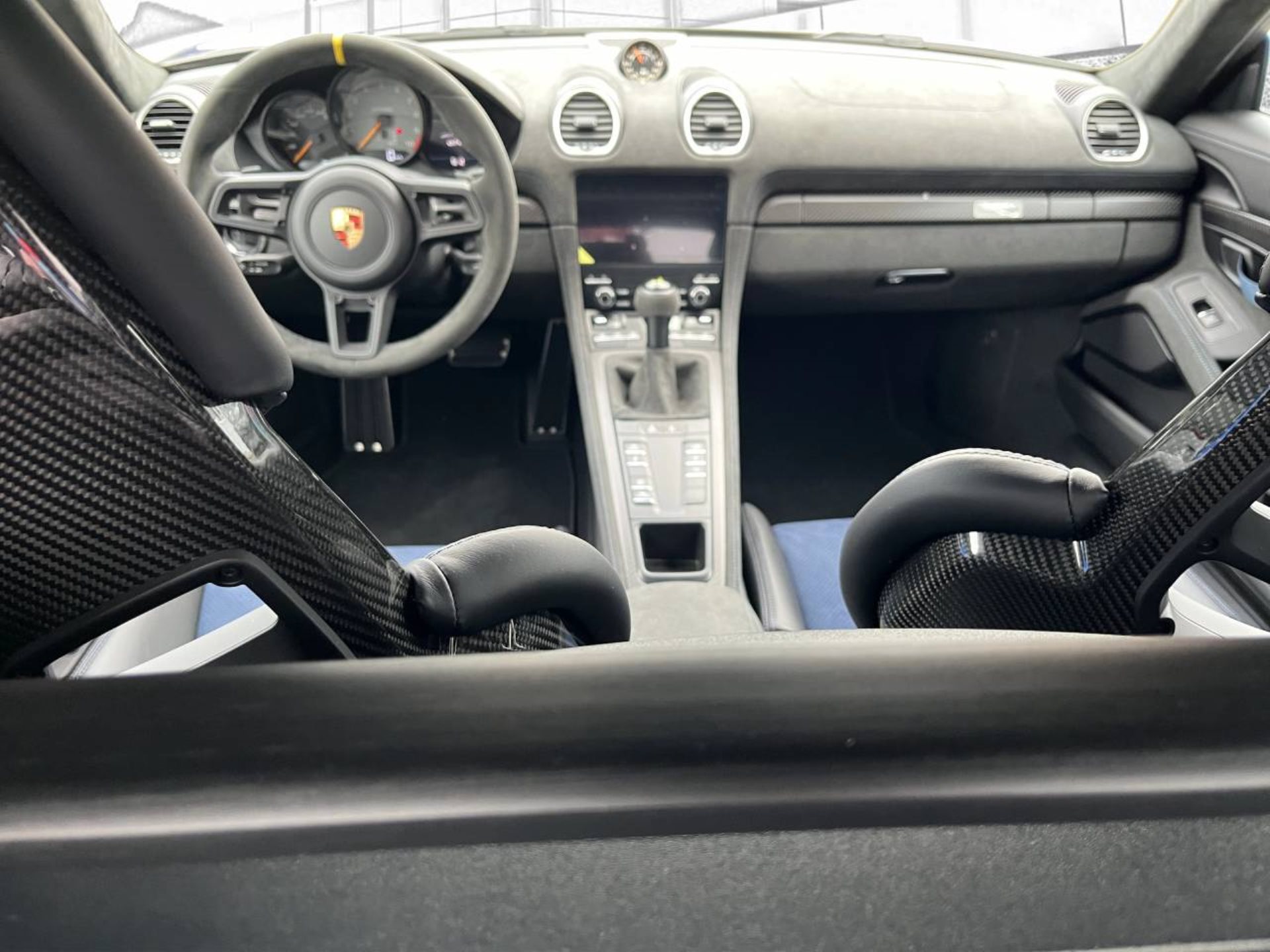 PORSCHE 718 Cayman GT4 RS-image-23