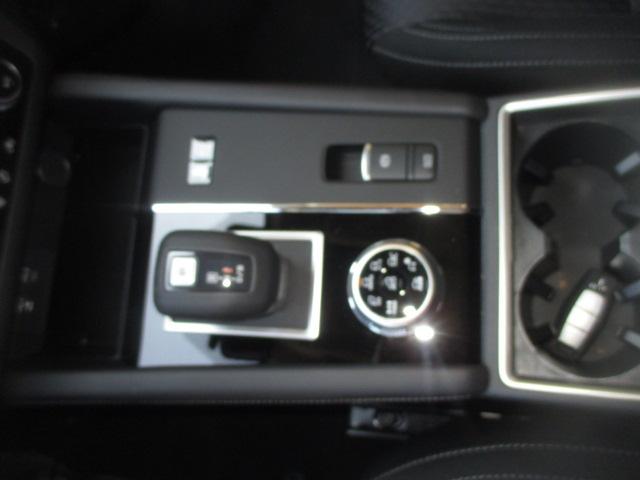 MITSUBISHI Outlander 2.4 PHEV Inform 4x4-image-10