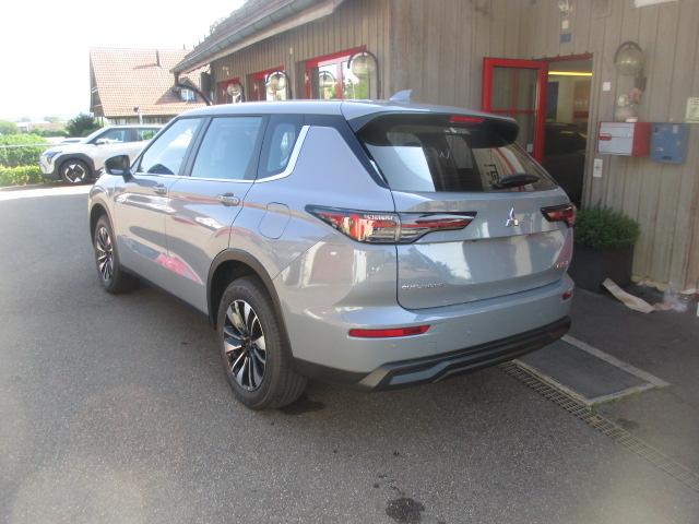 MITSUBISHI Outlander 2.4 PHEV Inform 4x4-image-3