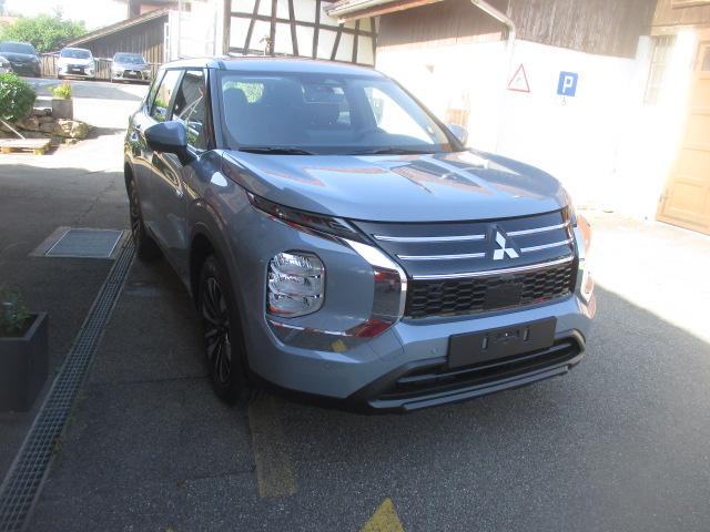 MITSUBISHI Outlander 2.4 PHEV Inform 4x4-image-1