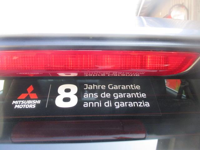MITSUBISHI Outlander 2.4 PHEV Inform 4x4-image-13