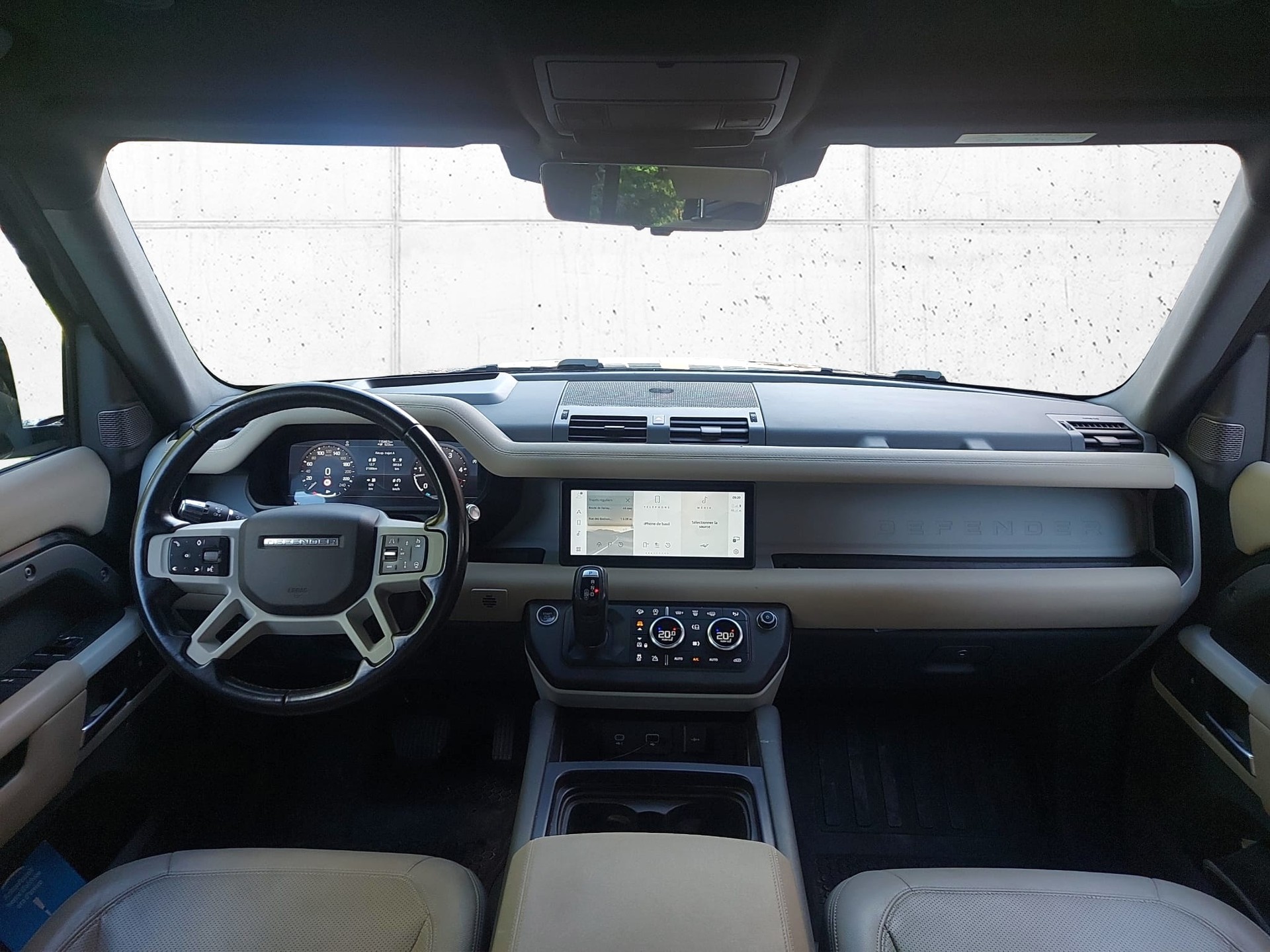 LAND ROVER Defender 110 3.0 D I6 200 AWD AT8-image-11