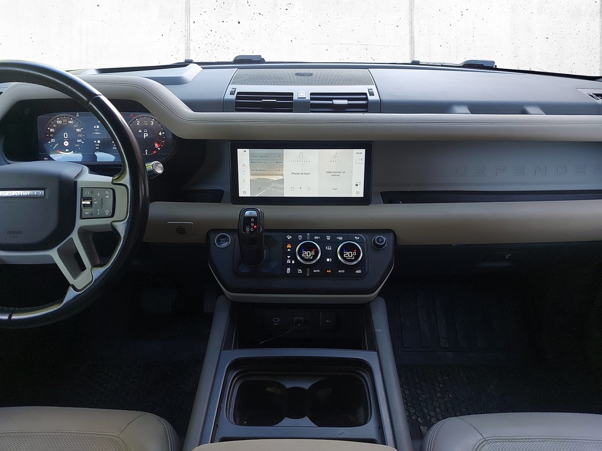 LAND ROVER Defender 110 3.0 D I6 200 AWD AT8-image-18
