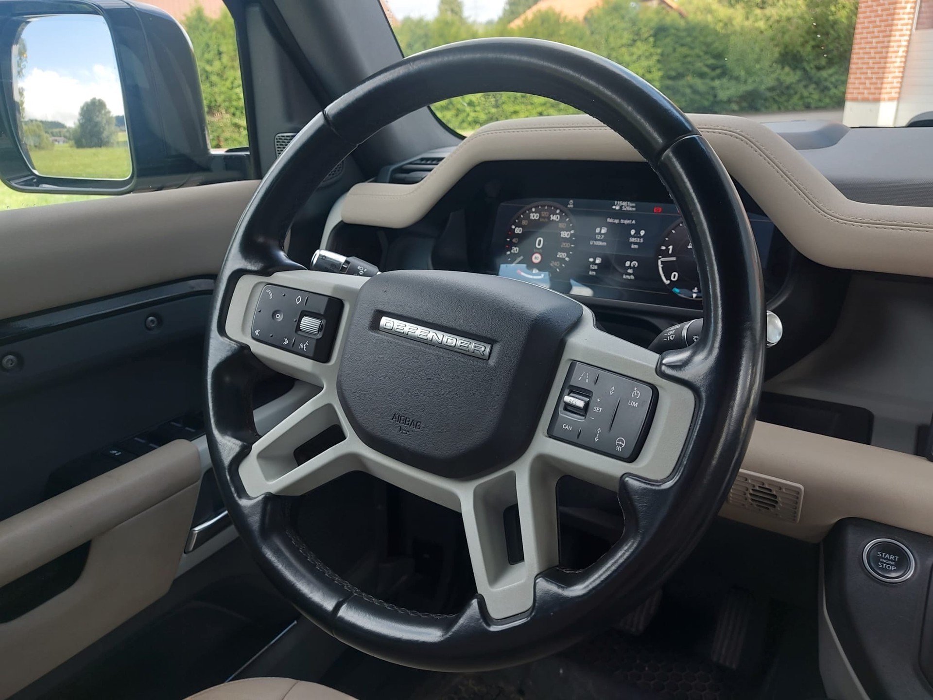 LAND ROVER Defender 110 3.0 D I6 200 AWD AT8-image-12