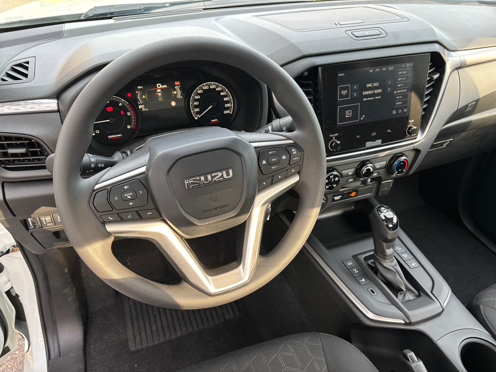 ISUZU D-MAX 1.9 SpaceCab N60BB+ 4x4-image-9