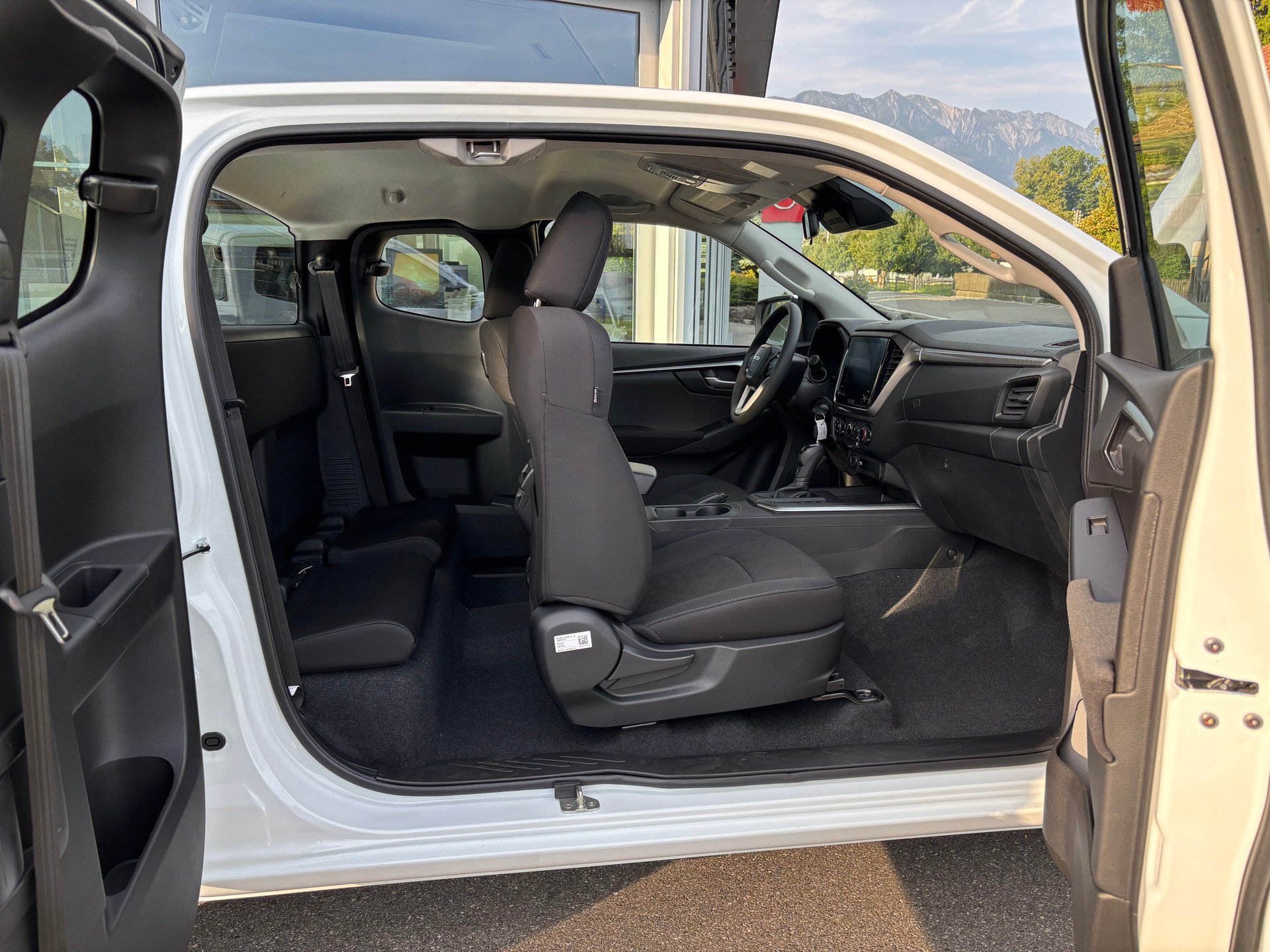 ISUZU D-MAX 1.9 SpaceCab N60BB+ 4x4-image-5