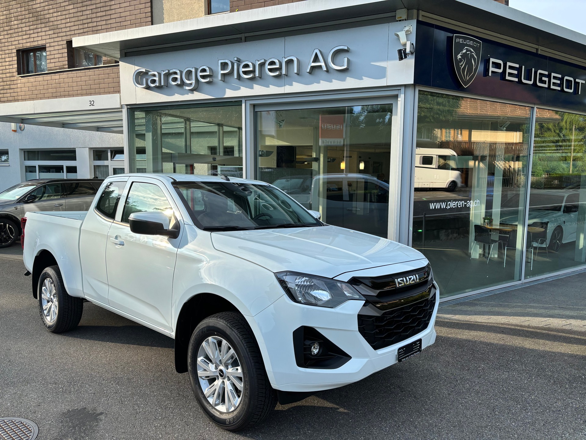 ISUZU D-MAX 1.9 SpaceCab N60BB+ 4x4-image-0
