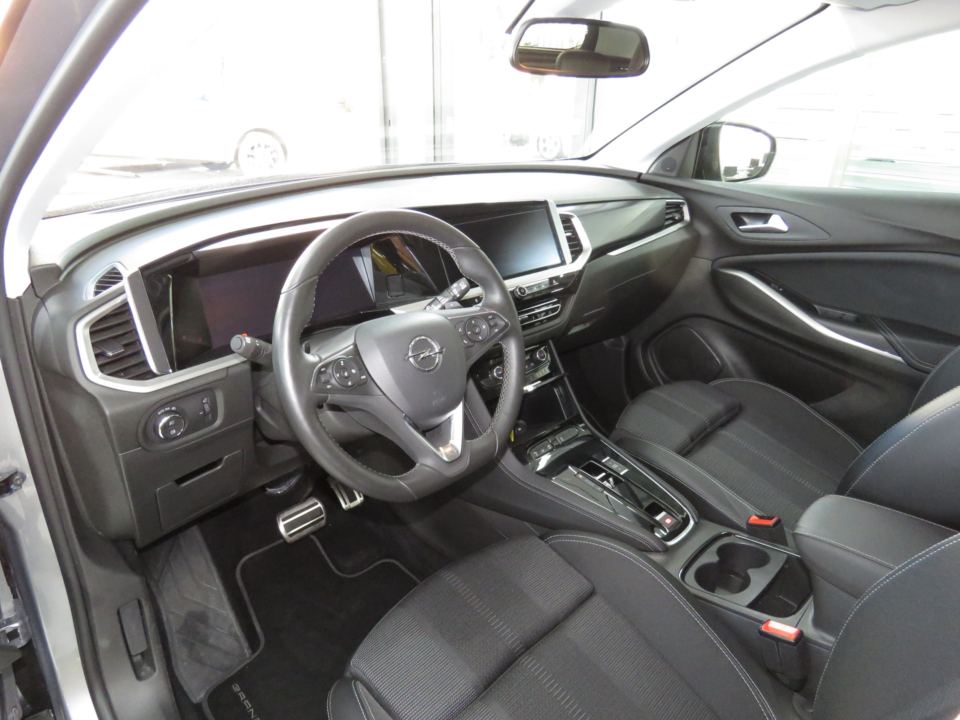 OPEL Grandland 1.2i TP GS Line Automatik-image-6