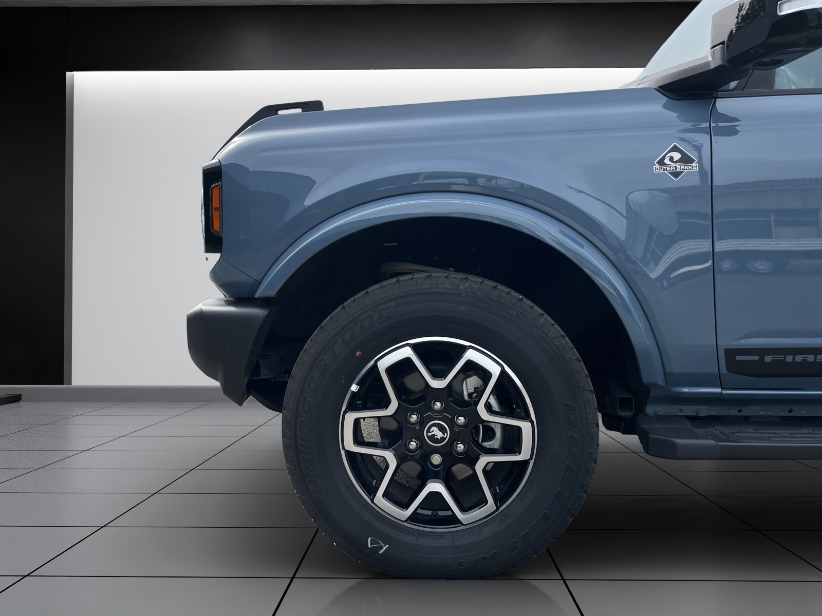 FORD Bronco 2.7 EcoB Outer Banks 4x4-image-5