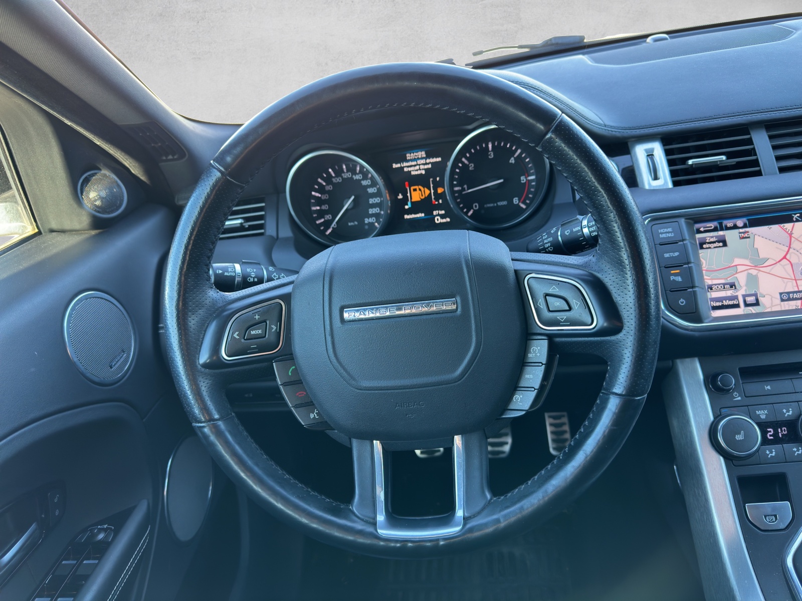 LAND ROVER Range Rover Evoque 2.2 SD4 Prestige-image-16