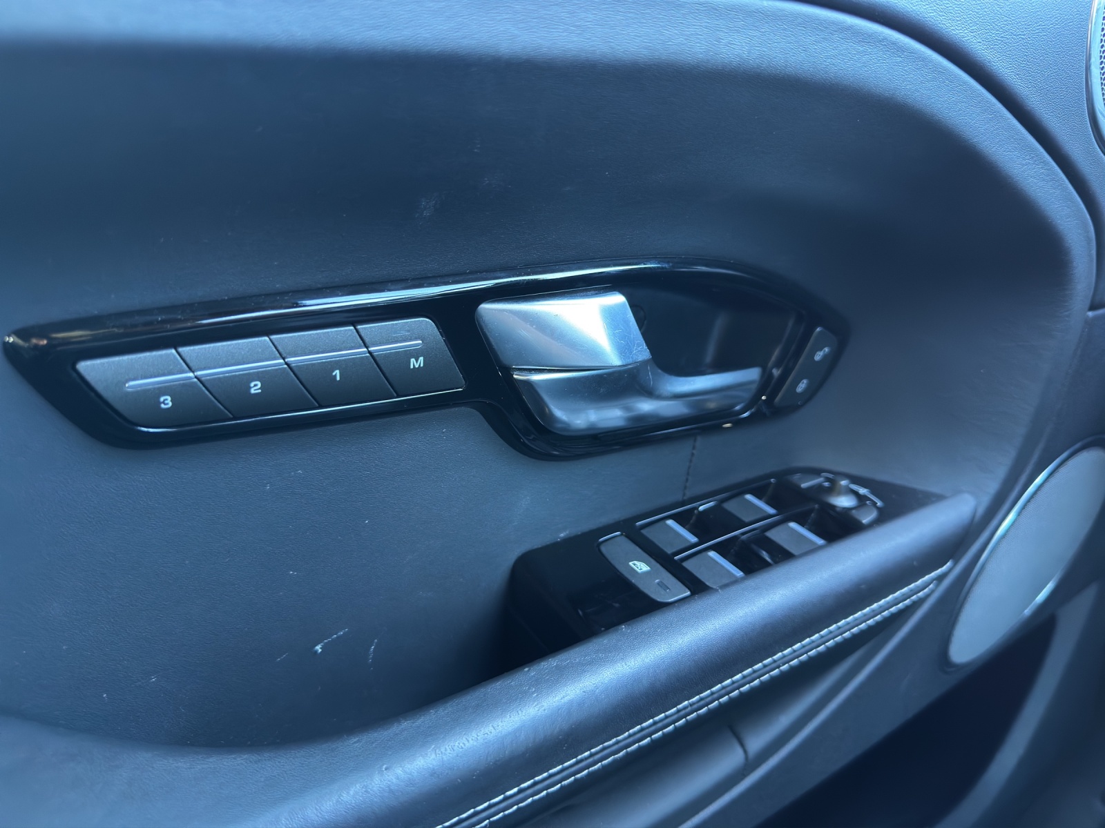 LAND ROVER Range Rover Evoque 2.2 SD4 Prestige-image-15