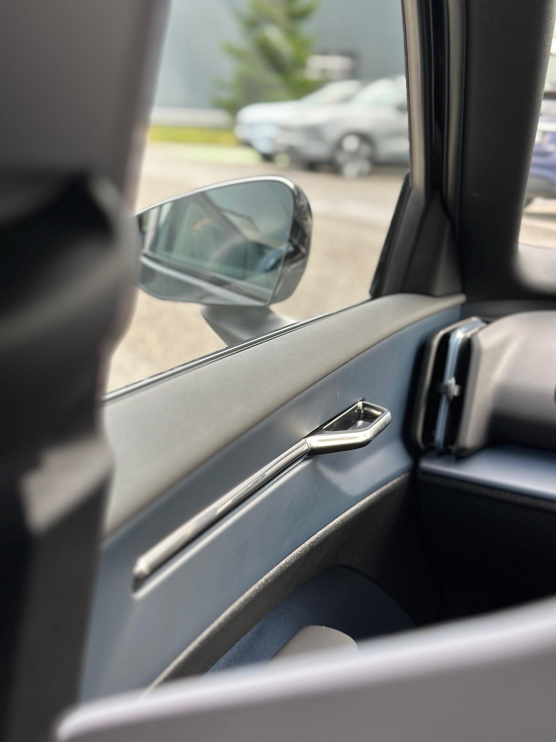 VOLVO EX30 E60 Core Xcite-image-13