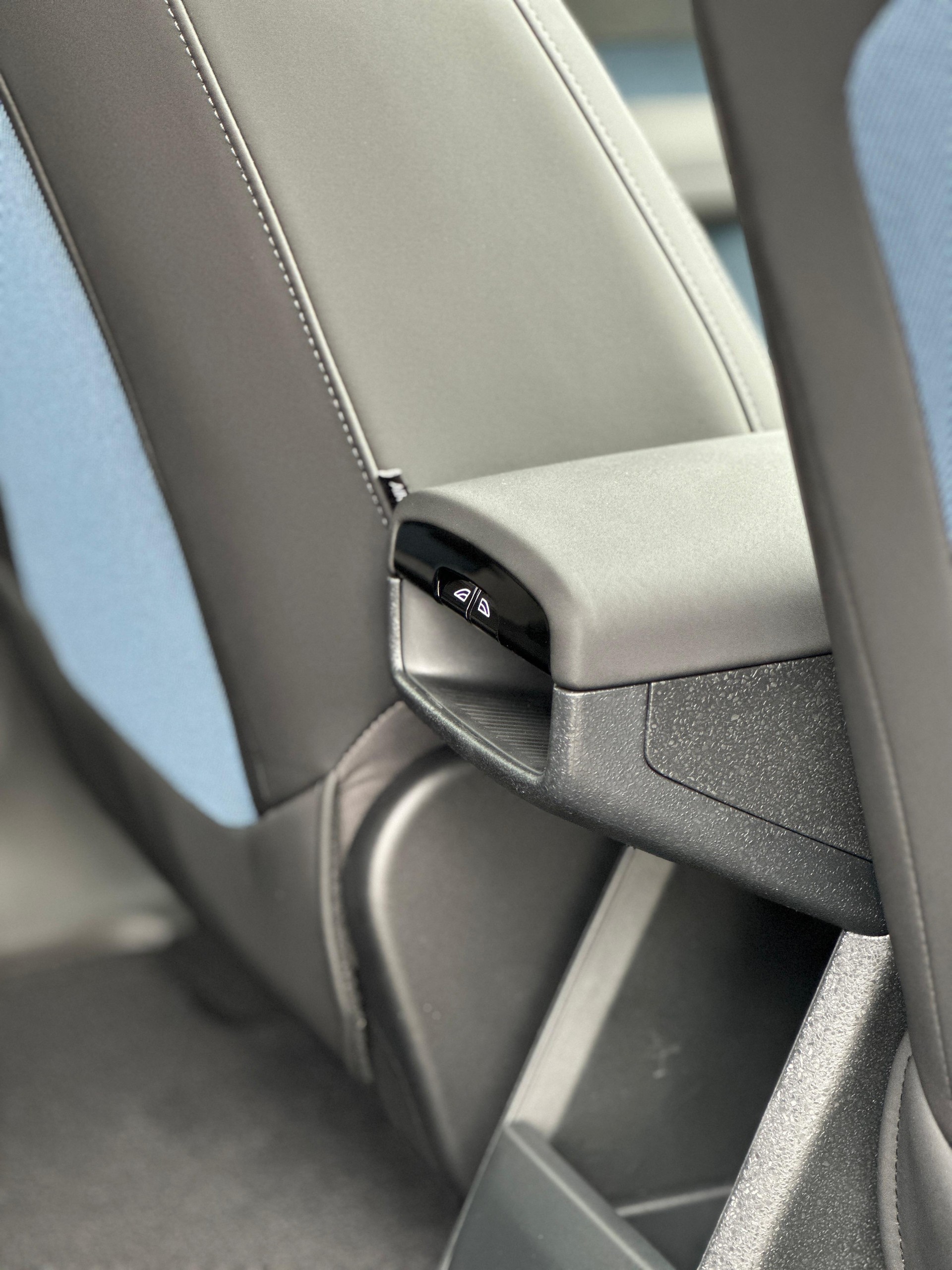 VOLVO EX30 E60 Core Xcite-image-12