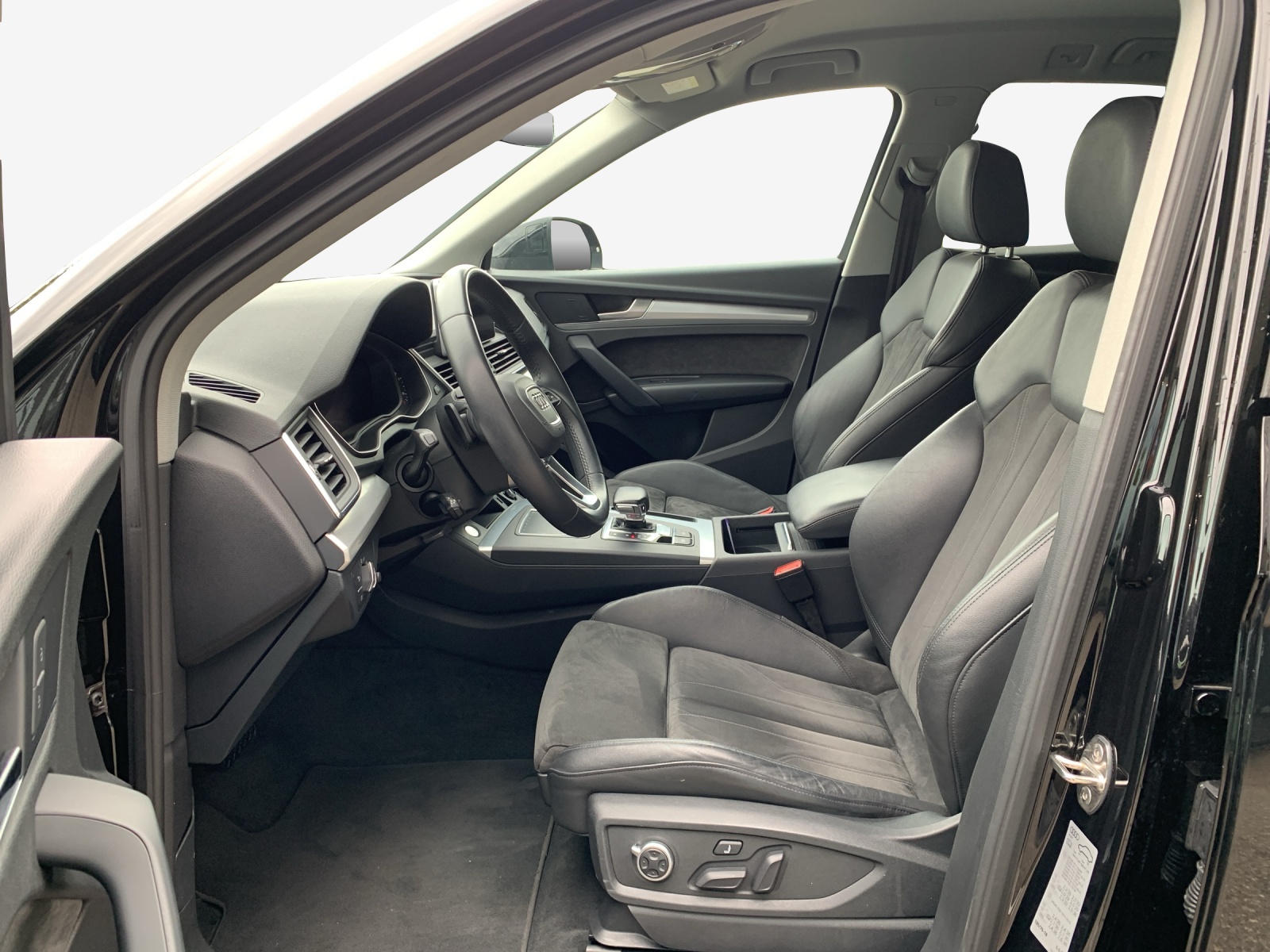 AUDI Q5 40 TDI quattro S-tronic-image-7