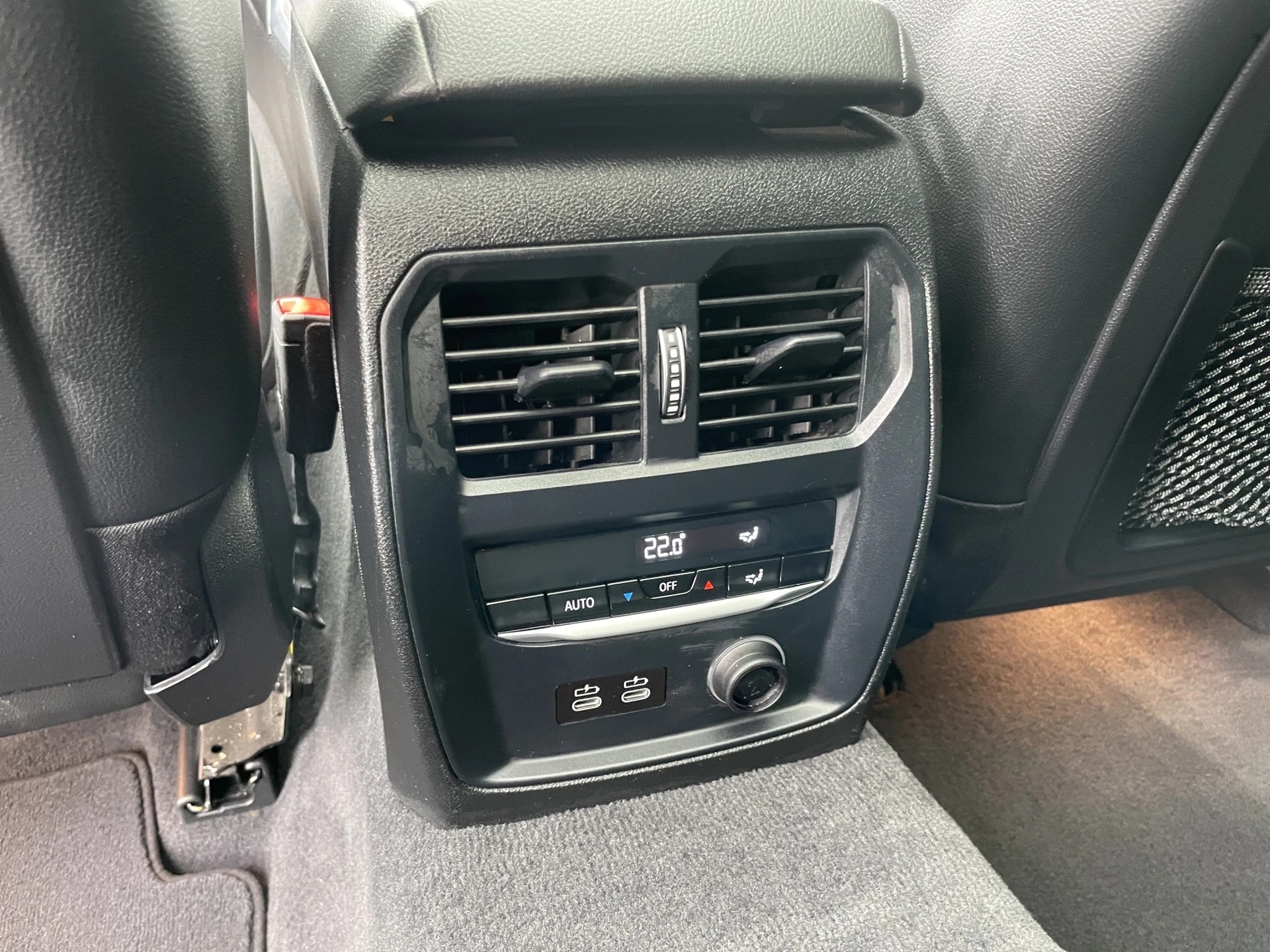 BMW 320d xDrive Touring M Sport Steptronic-image-14