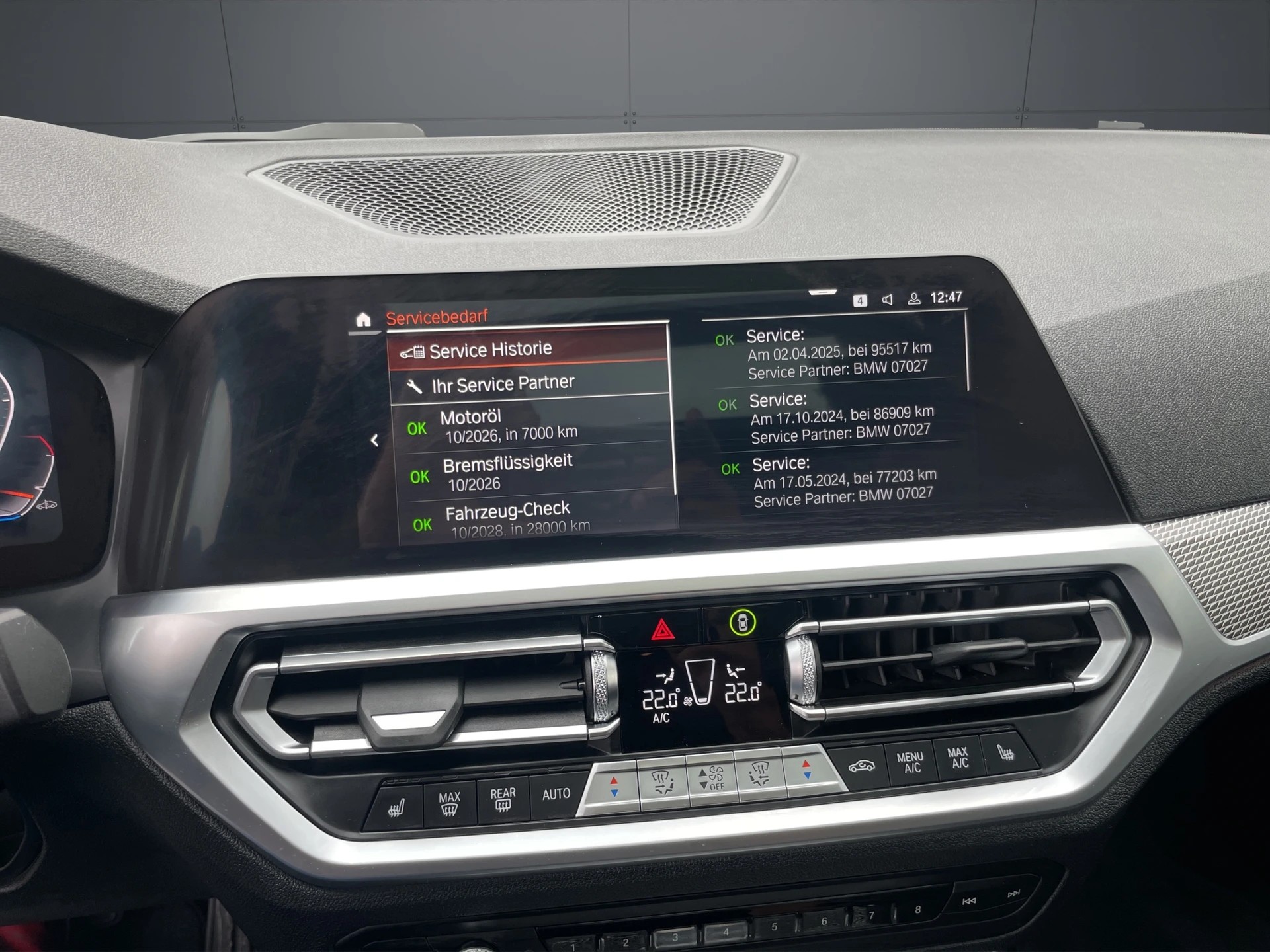 BMW 320d xDrive Touring M Sport Steptronic-image-11