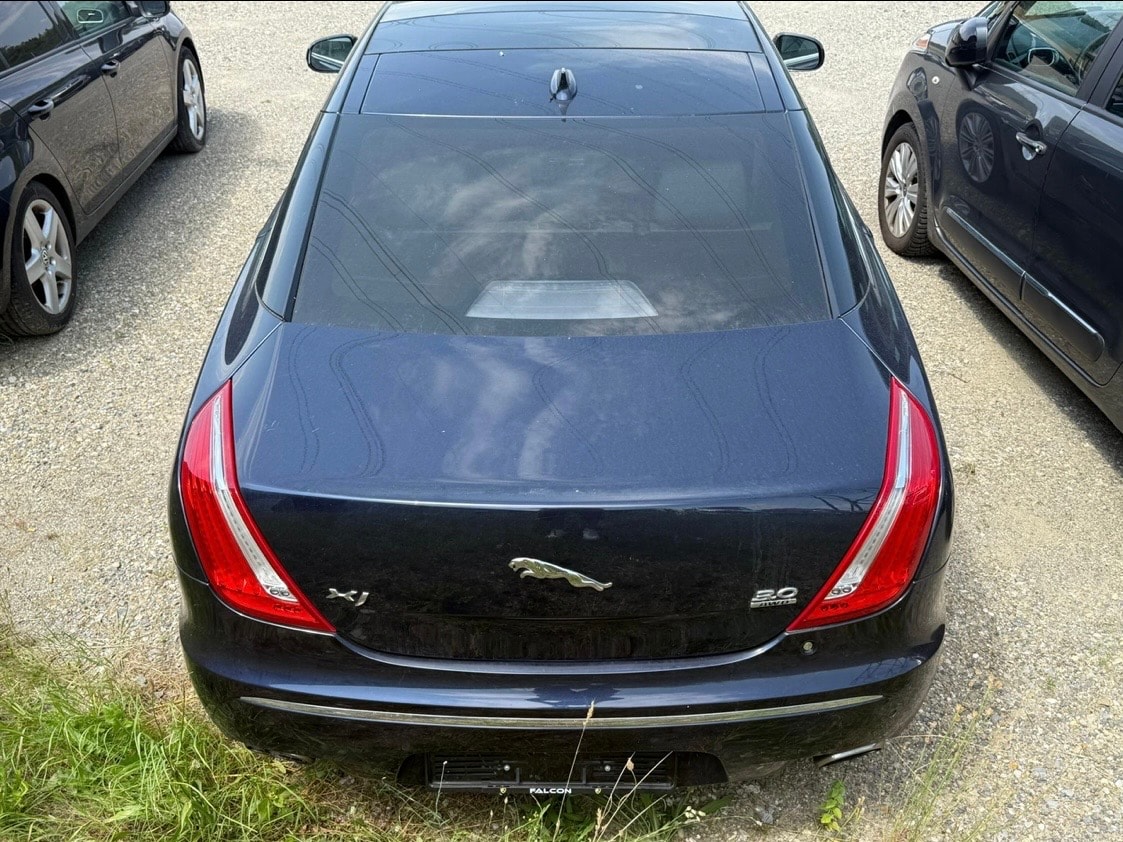 JAGUAR XJ 3.0 V6 S/C Premium Luxury Automatic AWD-image-4