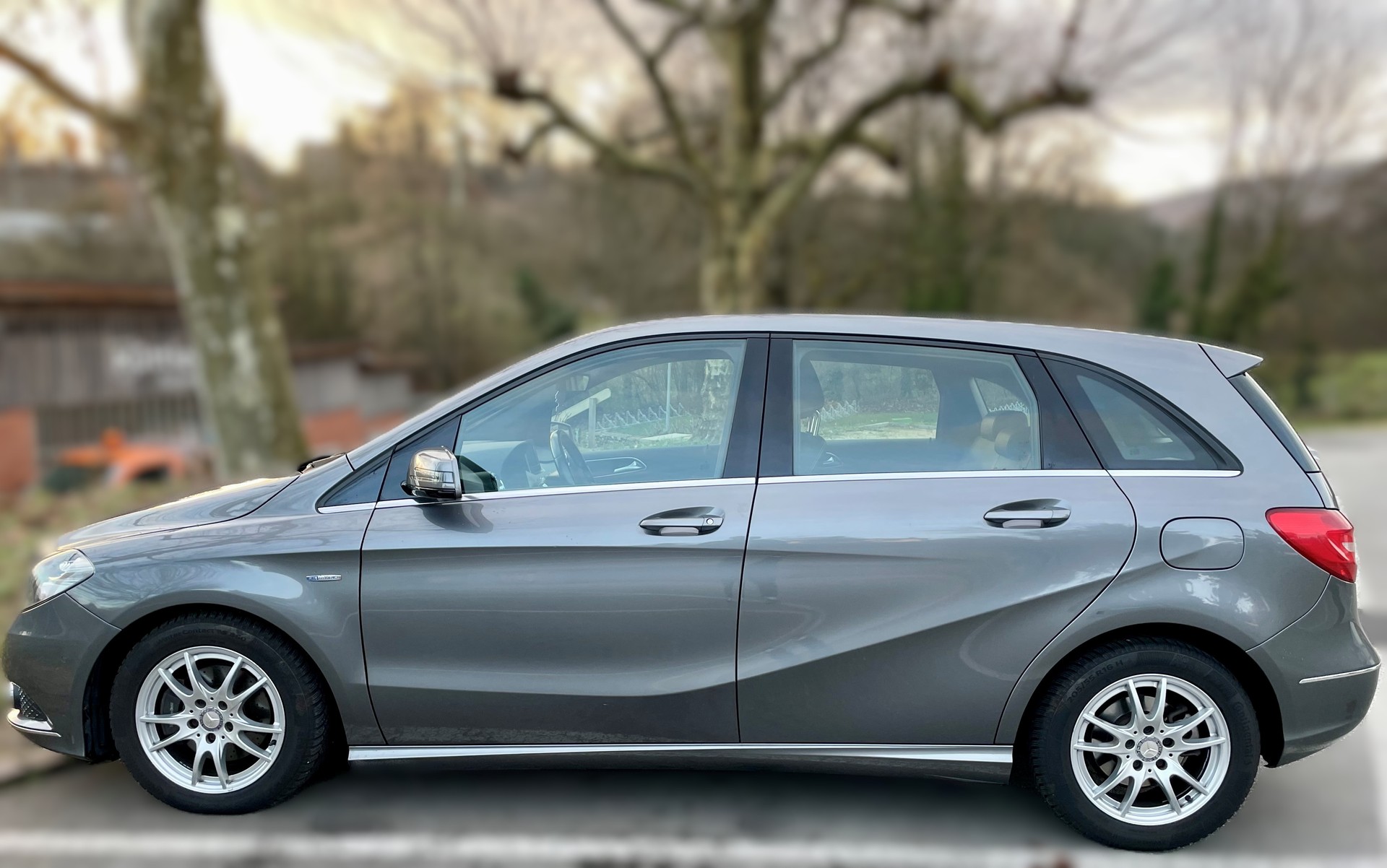 MERCEDES-BENZ B 180 Active Edition