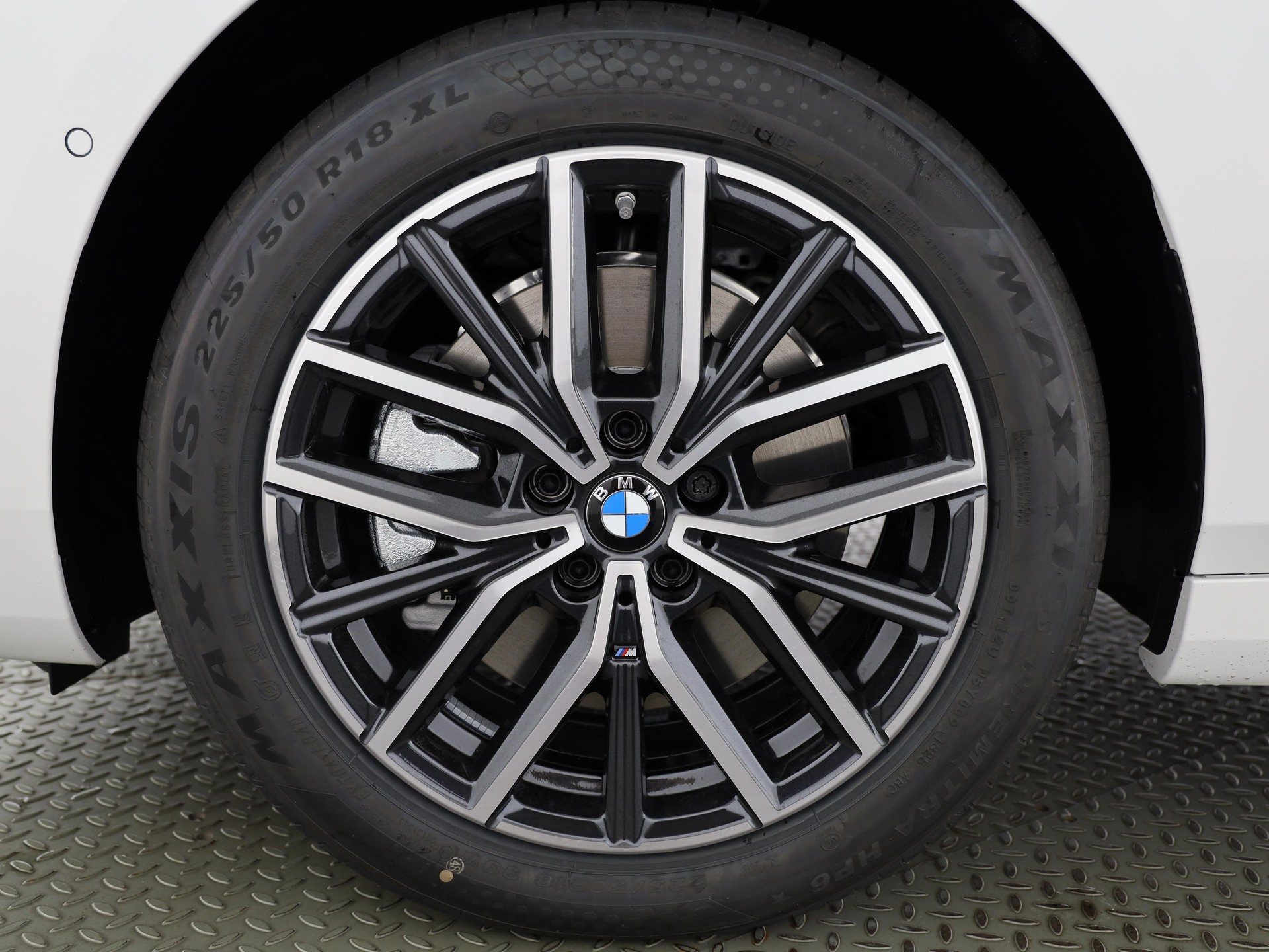 BMW 230e xDrive paddles Active Tourer-image-6