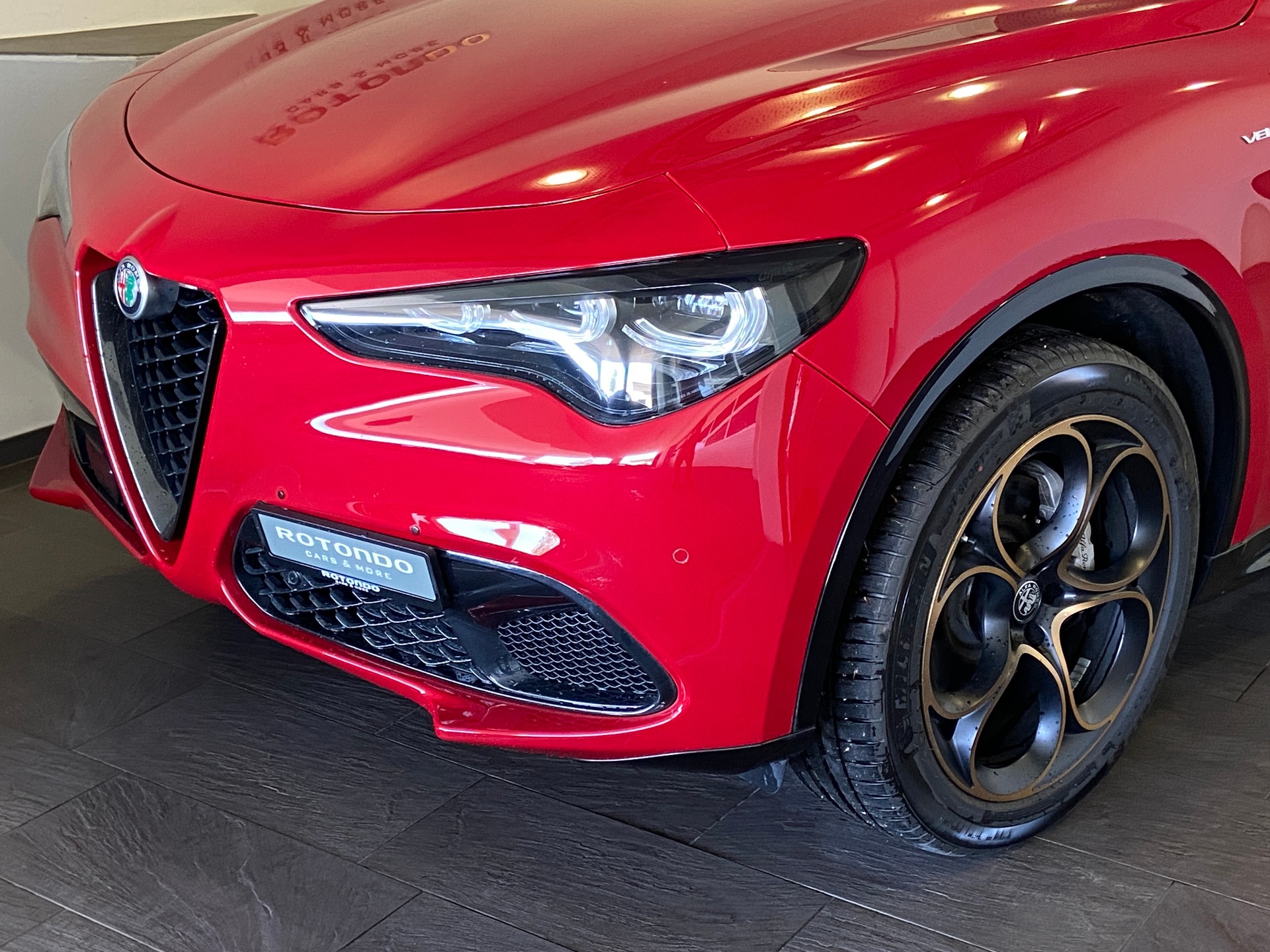ALFA ROMEO Stelvio 2.0 Veloce Q4 AT8-image-2