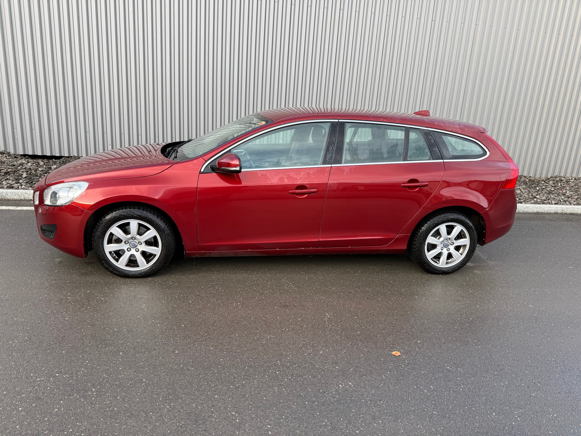 VOLVO V60 T4 Momentum PROBLÈME 2 EME BOITE VITESSE-image-1