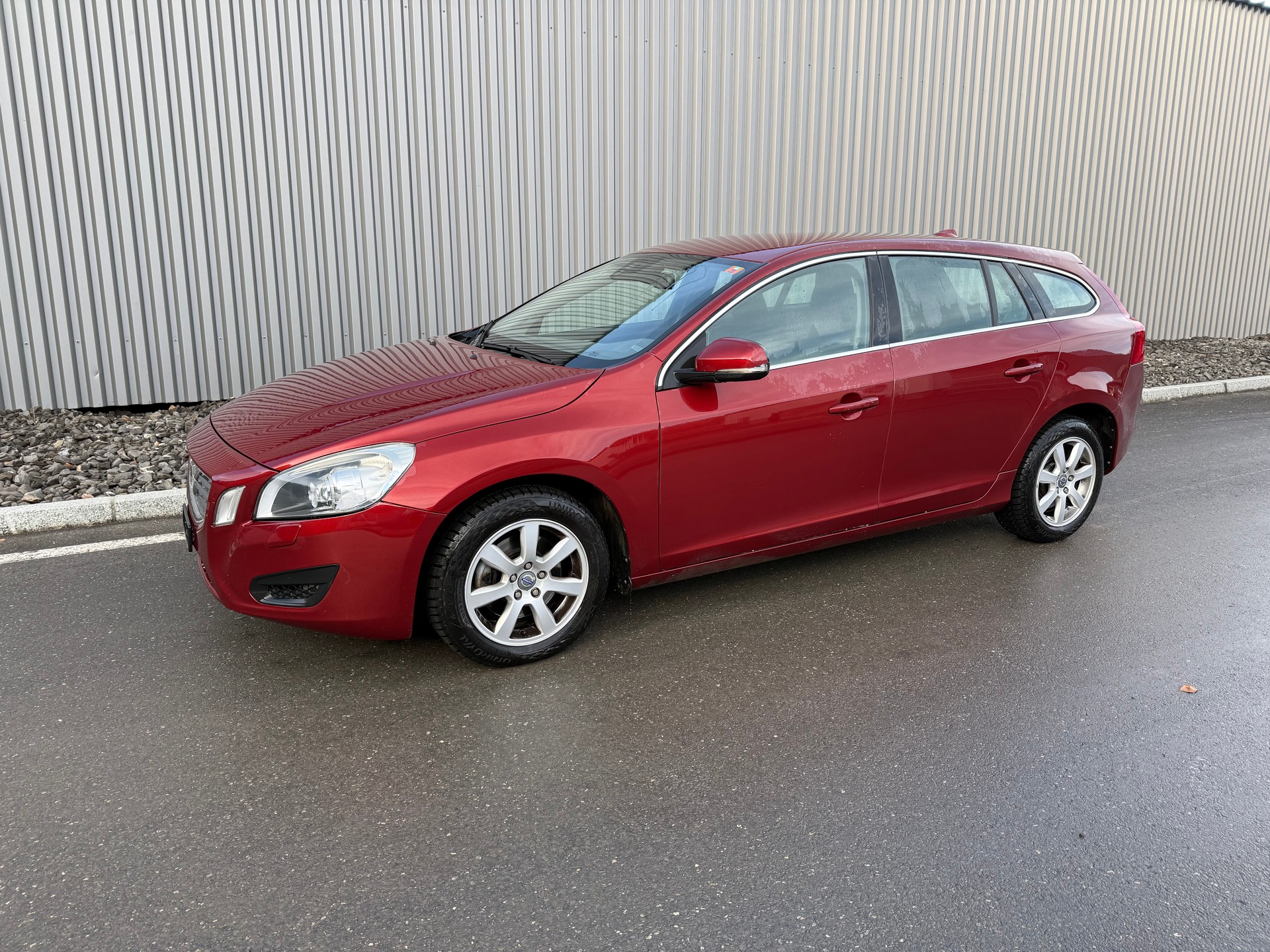 VOLVO V60 T4 Momentum PROBLÈME 2 EME BOITE VITESSE-image-0