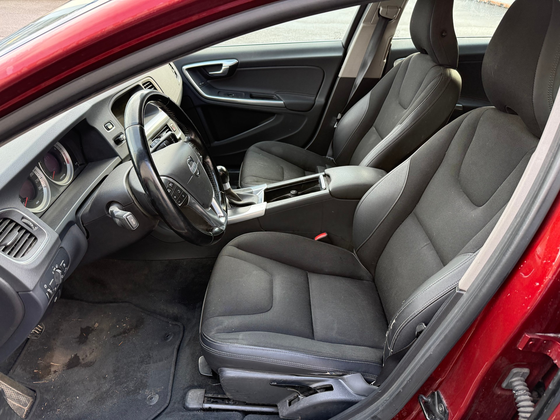 VOLVO V60 T4 Momentum PROBLÈME 2 EME BOITE VITESSE-image-15