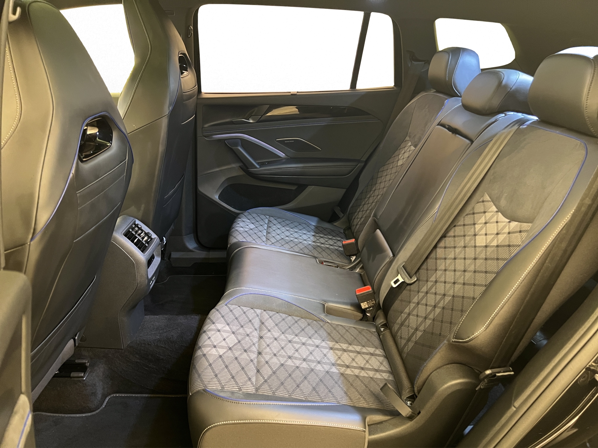 VW Tayron 2.0 TSI R-Line DSG 4motion-image-7